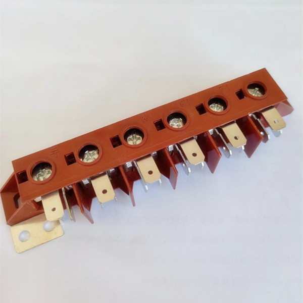 Bagaimanakah kotak terminal berkepadatan tinggi menyelesaikan cabaran pemasangan yang terkawal ruang?